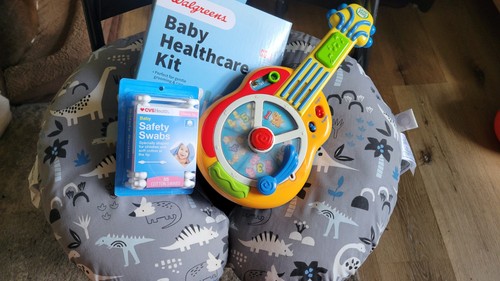 Baby stuff boppy - stuff/boppy, guitar